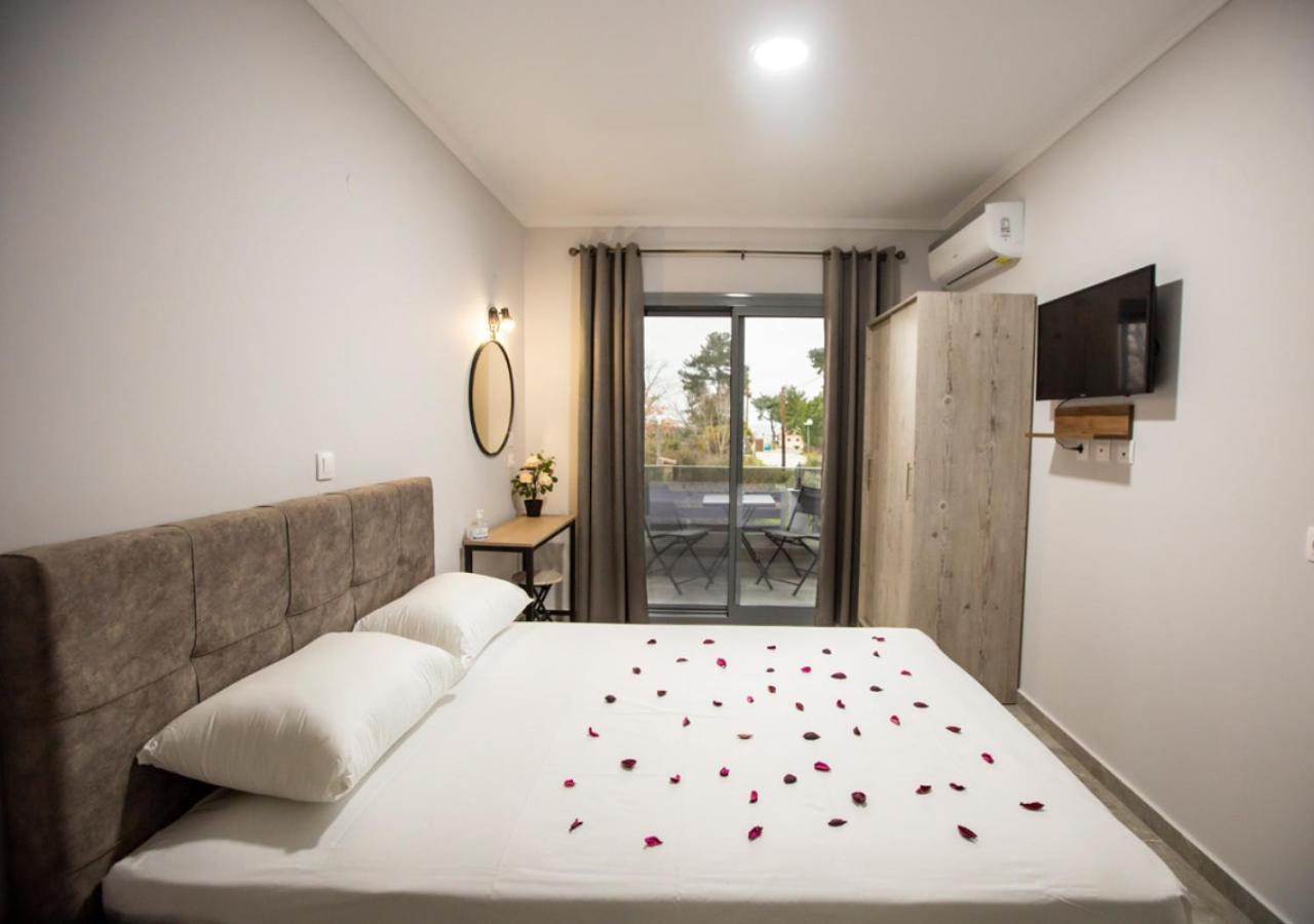 Artemida Suites Hanioti Exteriör bild