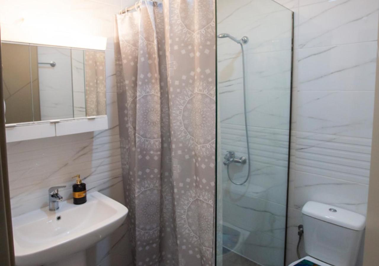 Artemida Suites Hanioti Exteriör bild
