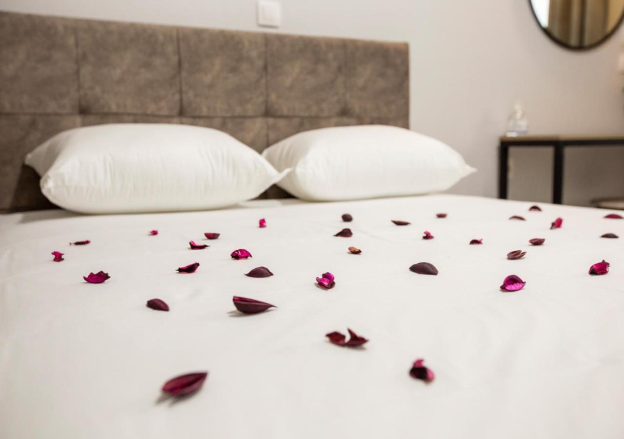 Artemida Suites Hanioti Exteriör bild