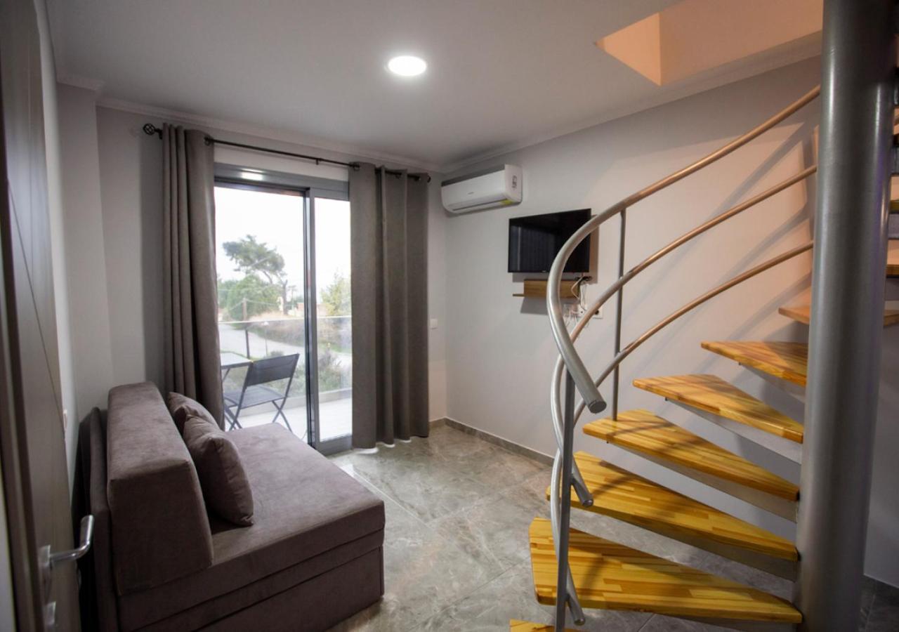 Artemida Suites Hanioti Exteriör bild