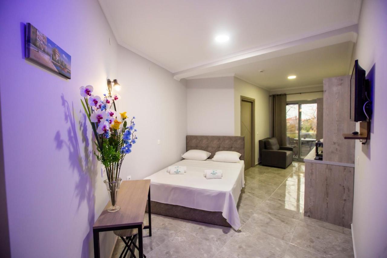 Artemida Suites Hanioti Exteriör bild