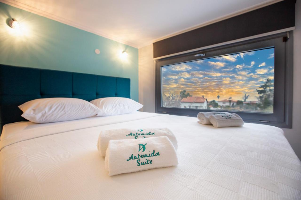 Artemida Suites Hanioti Exteriör bild