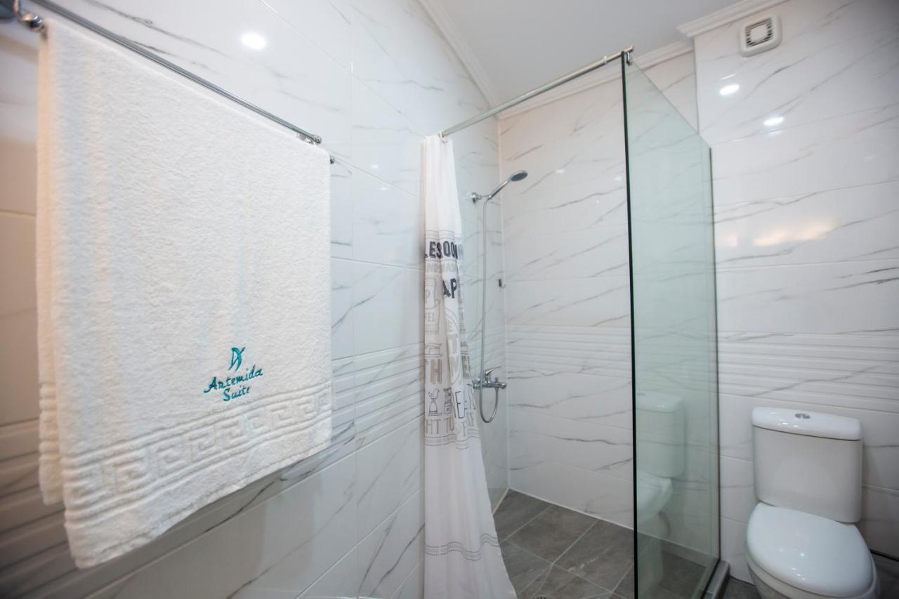 Artemida Suites Hanioti Exteriör bild
