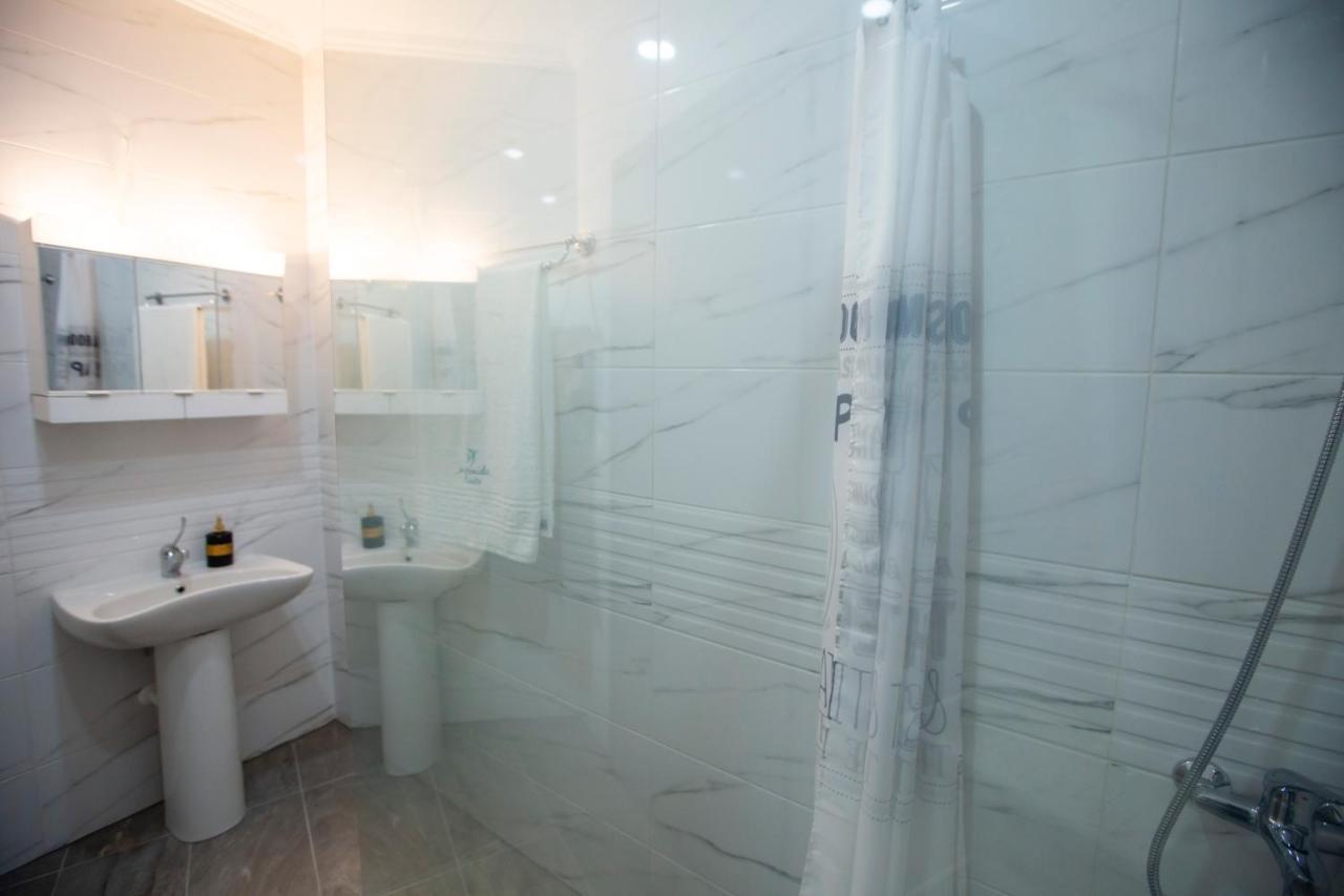 Artemida Suites Hanioti Exteriör bild